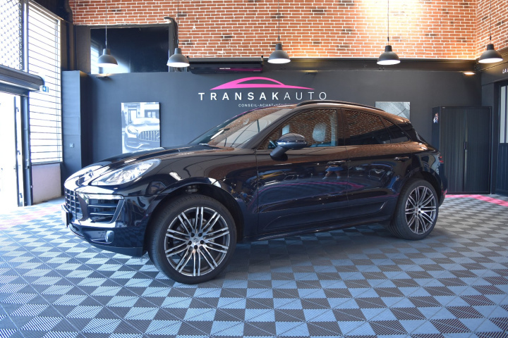 PORSCHE MACAN