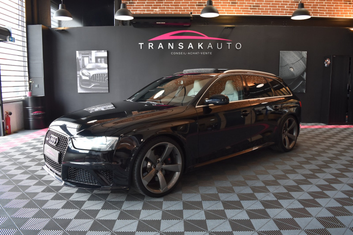 AUDI RS4 AVANT