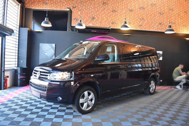 VOLKSWAGEN MULTIVAN