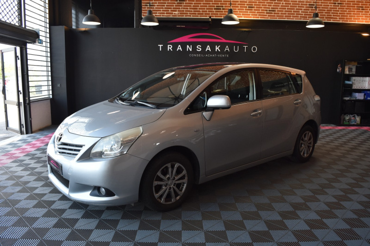 TOYOTA VERSO