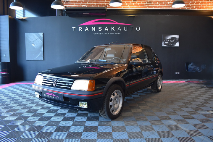 PEUGEOT 205