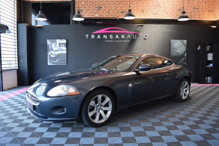 JAGUAR XK COUPE 