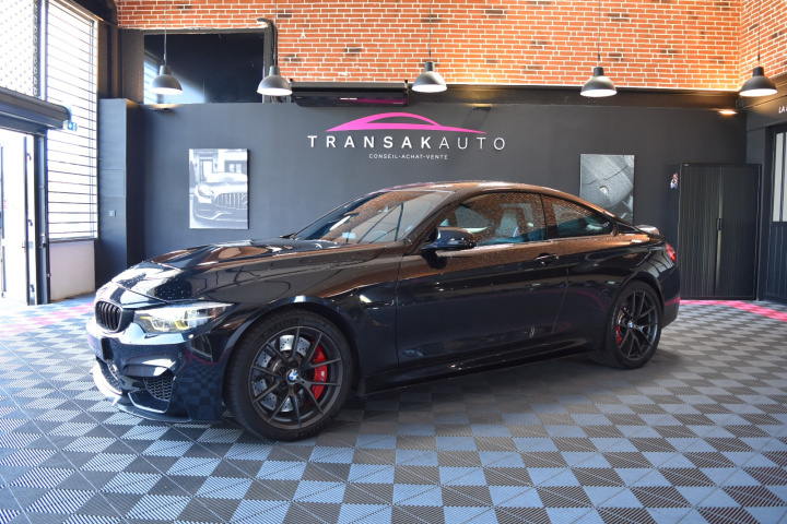 BMW M4 COUPE