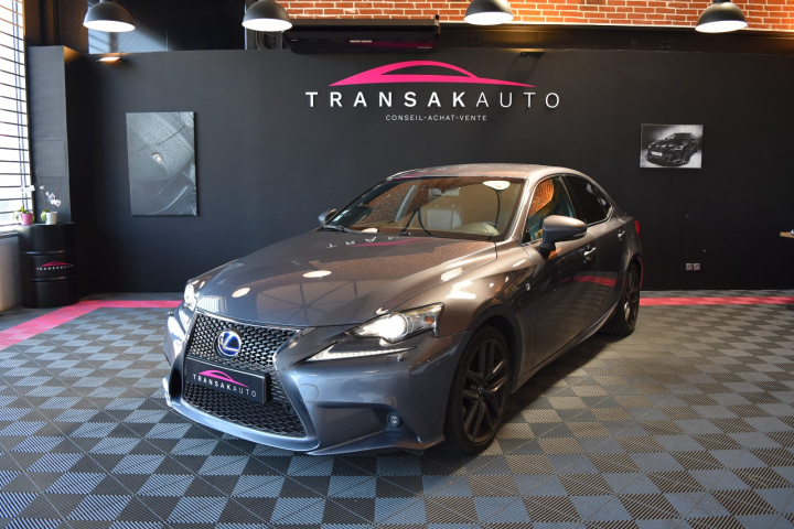 LEXUS IS 300H